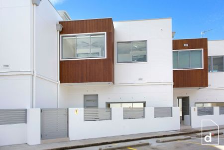 Executive Living In Thirroul - Photo 5