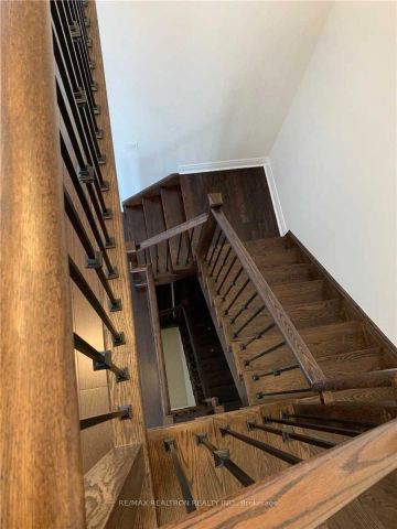 Condo Townhouse For Lease | N9229225 - Photo 2