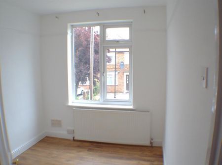 3 bedroom House To Let - Photo 2