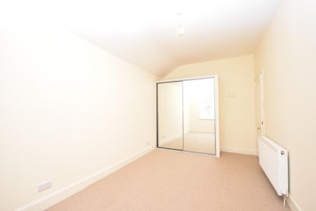3 bedroom detached house to rent - Photo 3