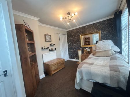 Belloc Close, Crawley - Photo 3