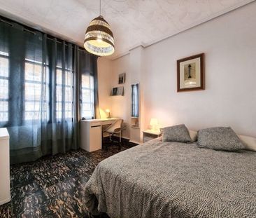 Calle de Castellón, Valencia, Valencian Community 46004 - Photo 2