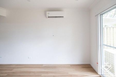 New Townhomes Air Conditioned Throughout - Photo 5