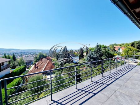 Apartament la vila, cu panorama deosebita - Fotografie 2