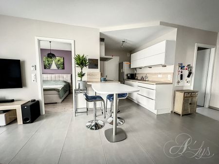 MANOM – Appartement 2 pièces – Une chambre – Terrasse – Une de place parking intérieur et extérieur - Photo 3