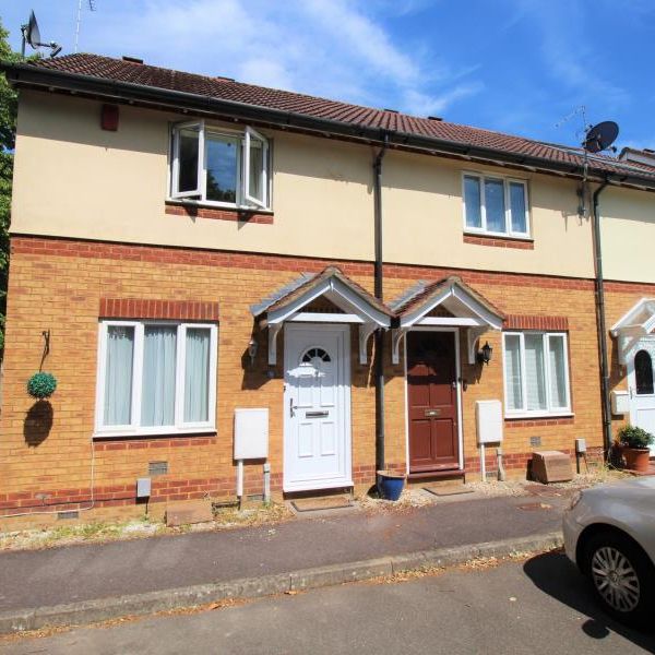 2 bedroom end of terrace house to rent - Photo 1