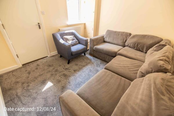 50 Eastfield Crescent - Photo 1