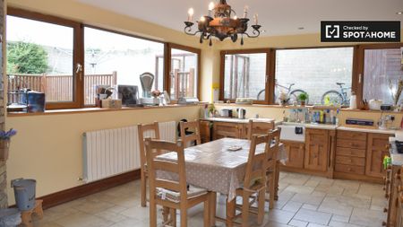 Room for rent in 5-bedroom apartment in Portmarnock, Dublin - Photo 3