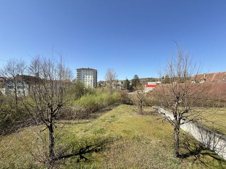 Spacious with balcony - Photo 3
