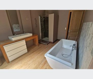 Maison à Louer à LILLE 3900 € - Photo 6