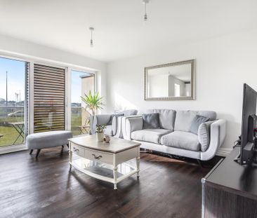 2 bedroom flat to rent - Photo 2