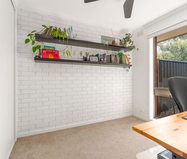 Modern 2-Bedroom Unit in Prime Belmont Location - Photo 2