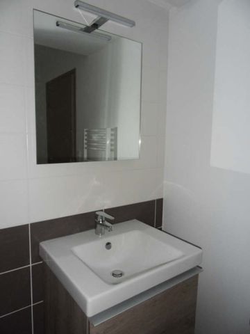 Cathédrale : Beau F3 - Photo 4