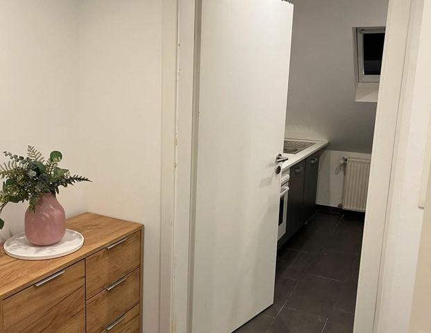 2-Zimmer Dachgeschoss Wohnung in Erfstadt-Gymnich - Foto 1
