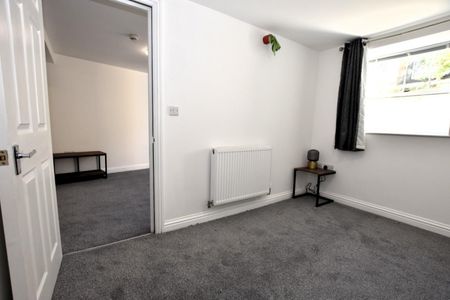 1 bedroom Flat To Let - Photo 5