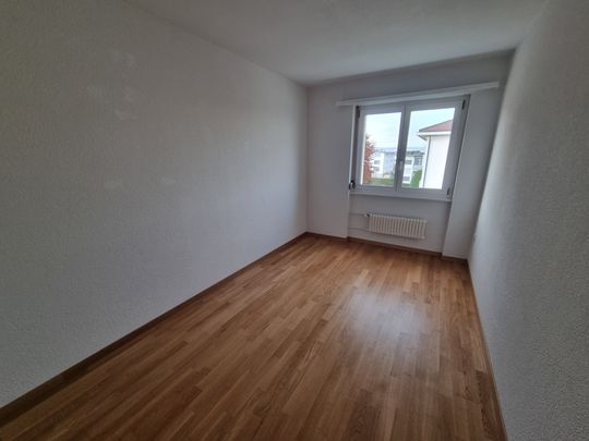 Geräumige 4.5-Zimmerwohnung in Schmitten - Photo 1