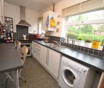 2 bed Mid Terraced House for Rent - Photo 2