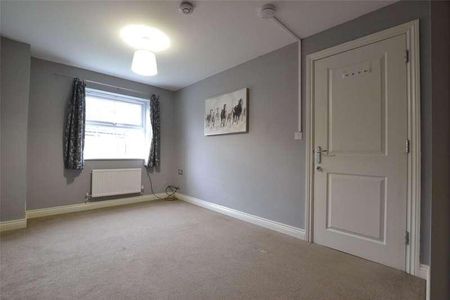 Locking Drive Kingsway, Quedgeley, Gloucester, Gloucestershire, GL2 - Photo 5