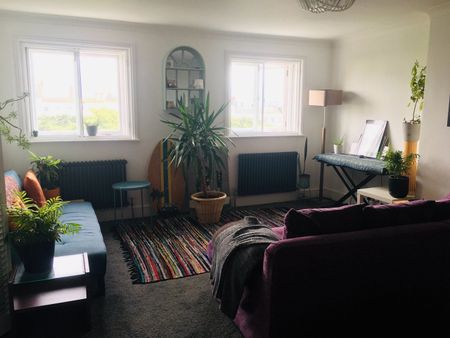 2 Bed Flat, Sussex Square, BN2 - Photo 2