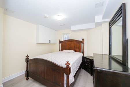 For Lease - 3084 Spring Creek Crescent Unit# LOWER, Mississauga, Ontario - Photo 2