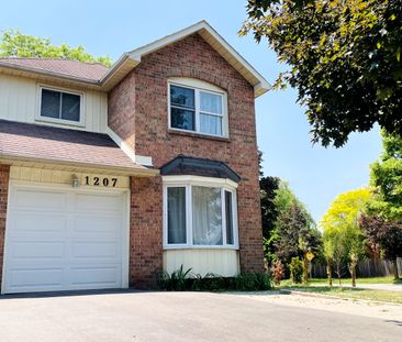 For Lease - 1207 Potters Wheel Crescent, Oakville, Ontario - Photo 2