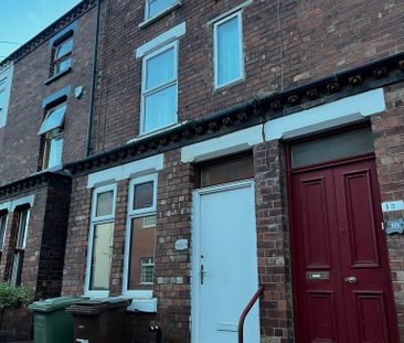 Wesley Street Room 1 - Photo 5