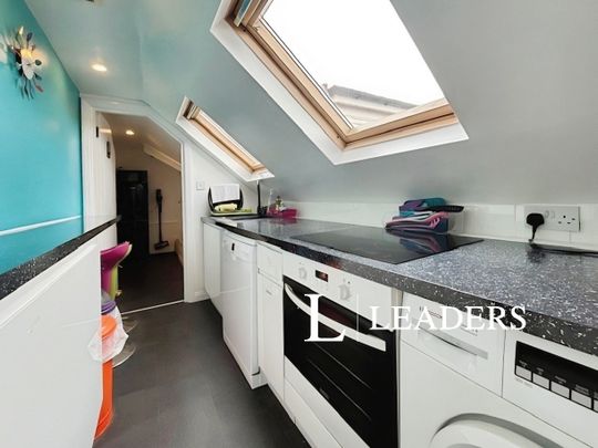 2 bedroom apartment to rent Old Shoreham Road, Hove - Photo 1