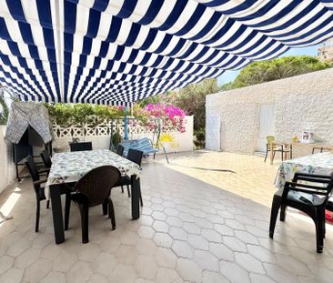 6-BEDROOM DETACHED HOUSE JUST 300 METRES FROM THE BEACH IN TORREVIEJA - Photo 3