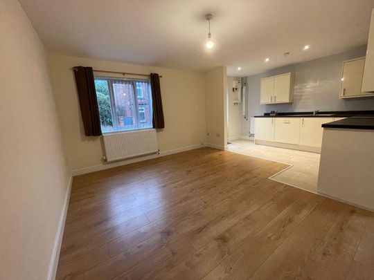 2 bedroom end of terrace house to rent - Photo 1