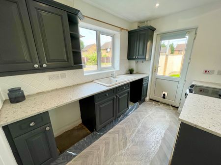 Hoylake Drive, Farcet PE7 3BE, Peterborough - Photo 4