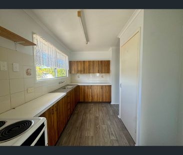9 YEATES Street, Moranbah, Qld 4744 - Photo 1