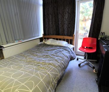 6 bedroom Semi-detached house to rent - Photo 5