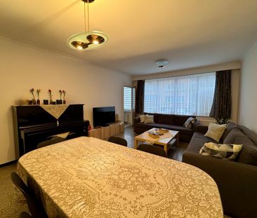 Ruim appartement met garage in Jette - Photo 1