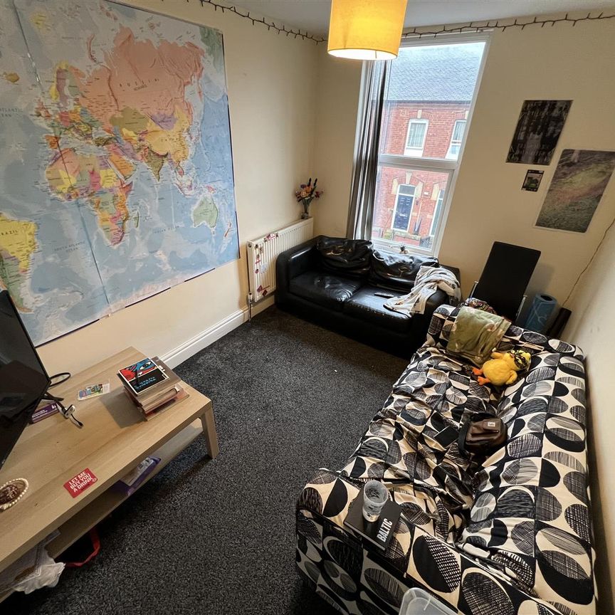 4 bedroom apartment to rent - Photo 1
