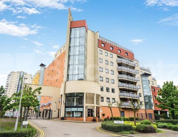 Stunning 2 Bed, 2 Bath Apartment in Wards Wharf with Balcony & Gym - Photo 1