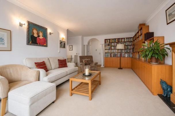3 bedroom flat to rent - Photo 1