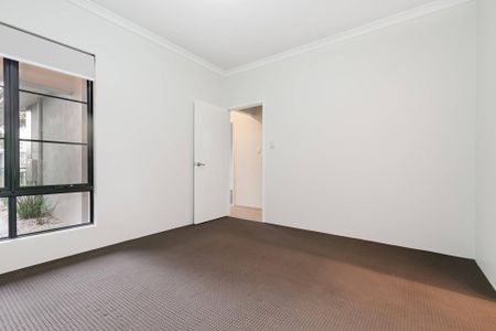 Bright & Spacious Haven - Photo 4