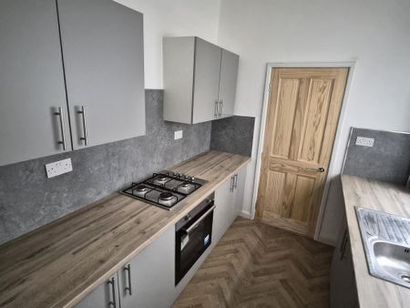 2 bedroom terraced house to rent - Photo 3