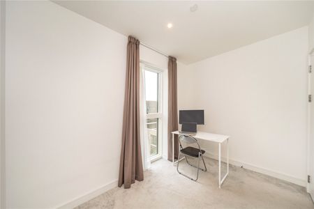 Pegler Square, Kidbrooke Village, London, SE3 9GL - Photo 2