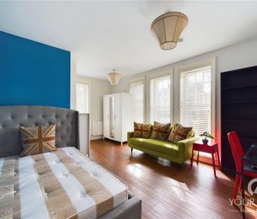 1 bedroom in a house share to rent - Photo 2