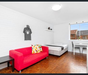 One bedroom, one bathroom fully furnished and fully equipped unit i... - Photo 4