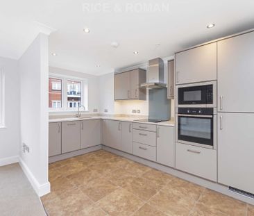 2 Bedroom Duplex, Lynwood Village – Ascot - Photo 2