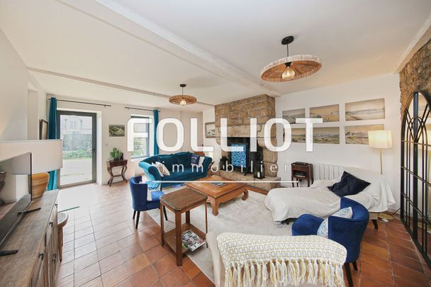 A LOUER MAISON MEUBLEE CAROLLES 50740 - Photo 1