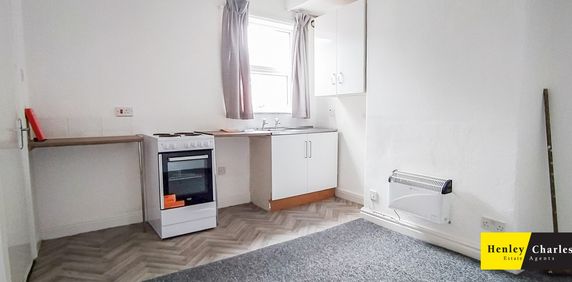 1 Bedroom Bedsit Flat For Rent - Photo 2