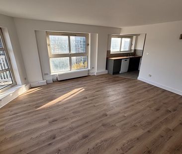 1 Bed Flat, Cascades Tower, E14 - Photo 1