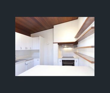 SUPER SEMI, SPACIOUS, RENOVATED, CONVENIENT - Photo 1