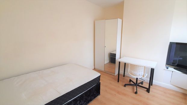 St. Davids Terrace, Chester, Saltney Ferry - Photo 1