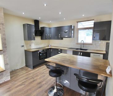 3 bedroom semi-detached house to rent - Photo 6