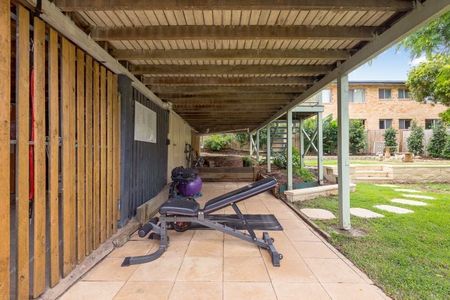 Renovated Queenslander in Great Location - Photo 5