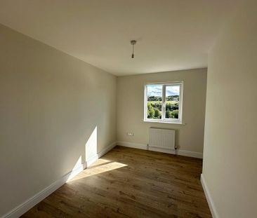 4 bedroom detached house to rent - Photo 6